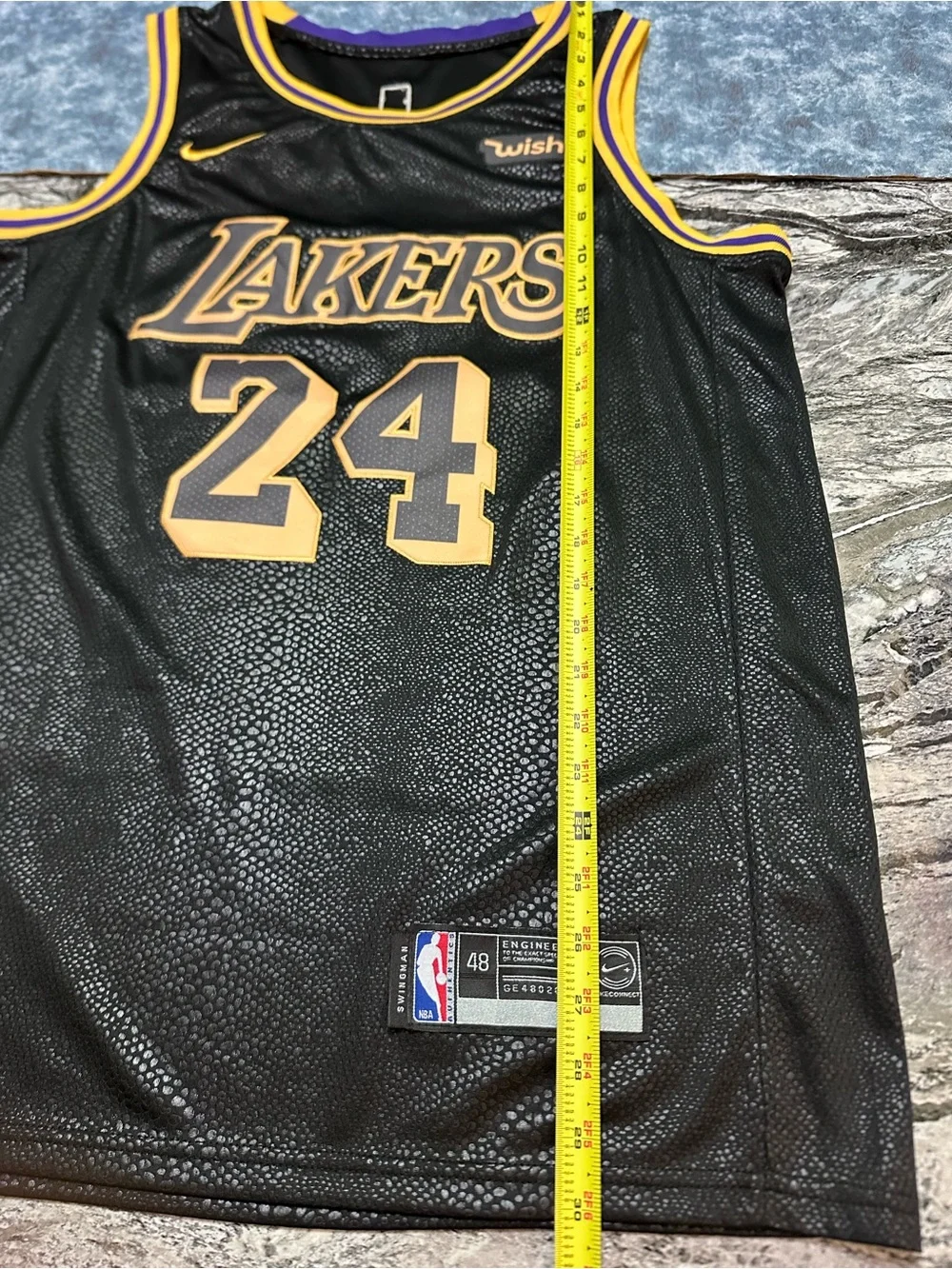 Nike Black & Gold Lakers #24 Basketball Jersey L
